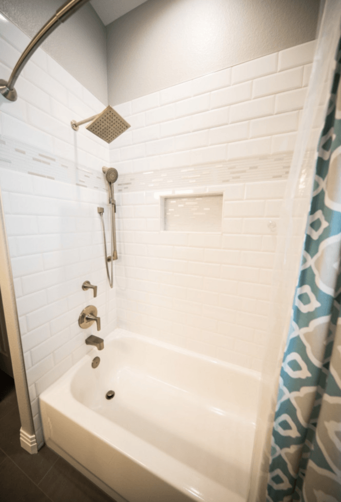 What is the best way to caulk a shower? - Bathtub and shower