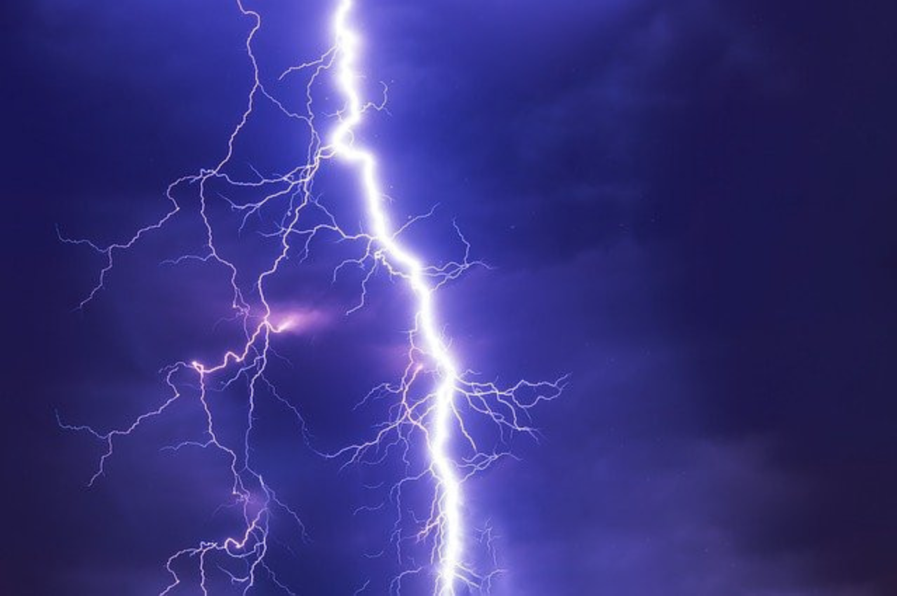 Is it Safe to Shower During a Thunderstorm? - Thunder Lightning