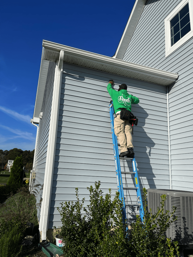 Top Solutions for Falling Vinyl Siding